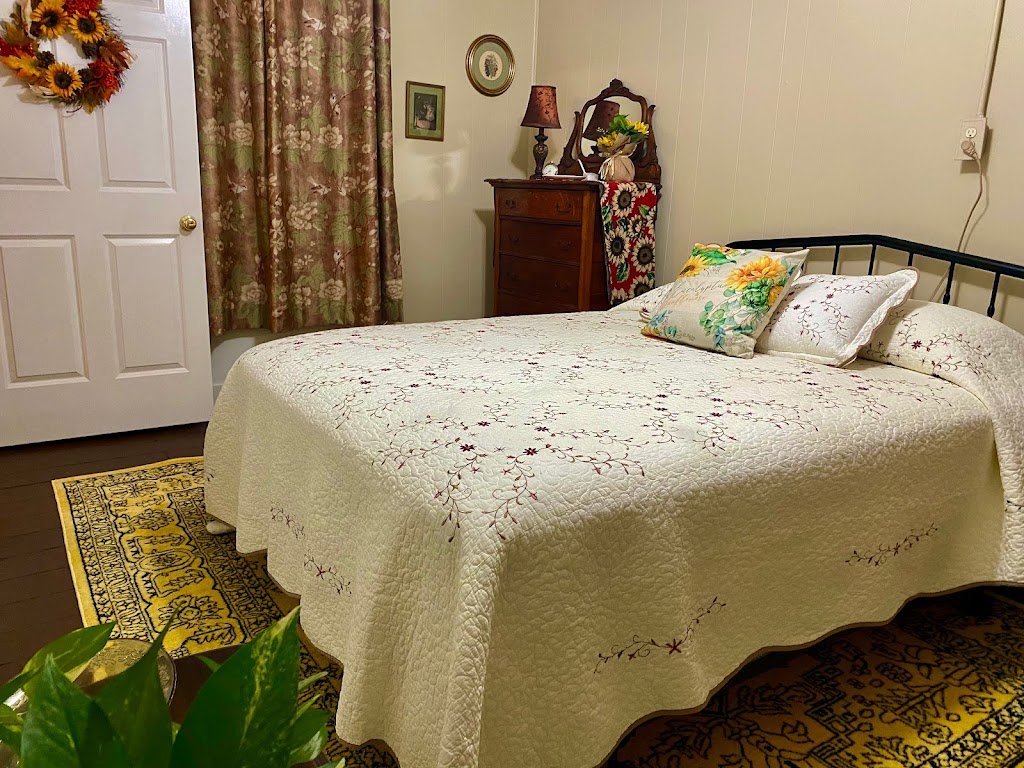 The Butterfly House Bed and Breakfast | 618 E 2nd St, Madison, IN 47250, USA | Phone: (812) 274-5151