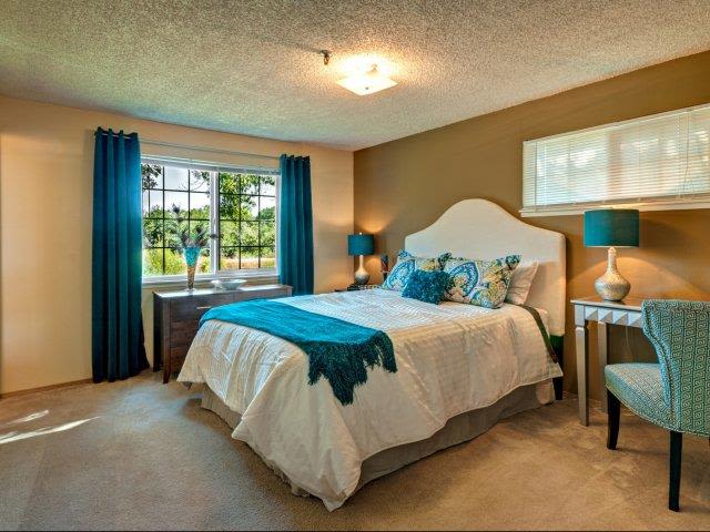 Riverwood Apartments | 24620 Russell Rd, Kent, WA 98032, USA | Phone: (844) 348-0142