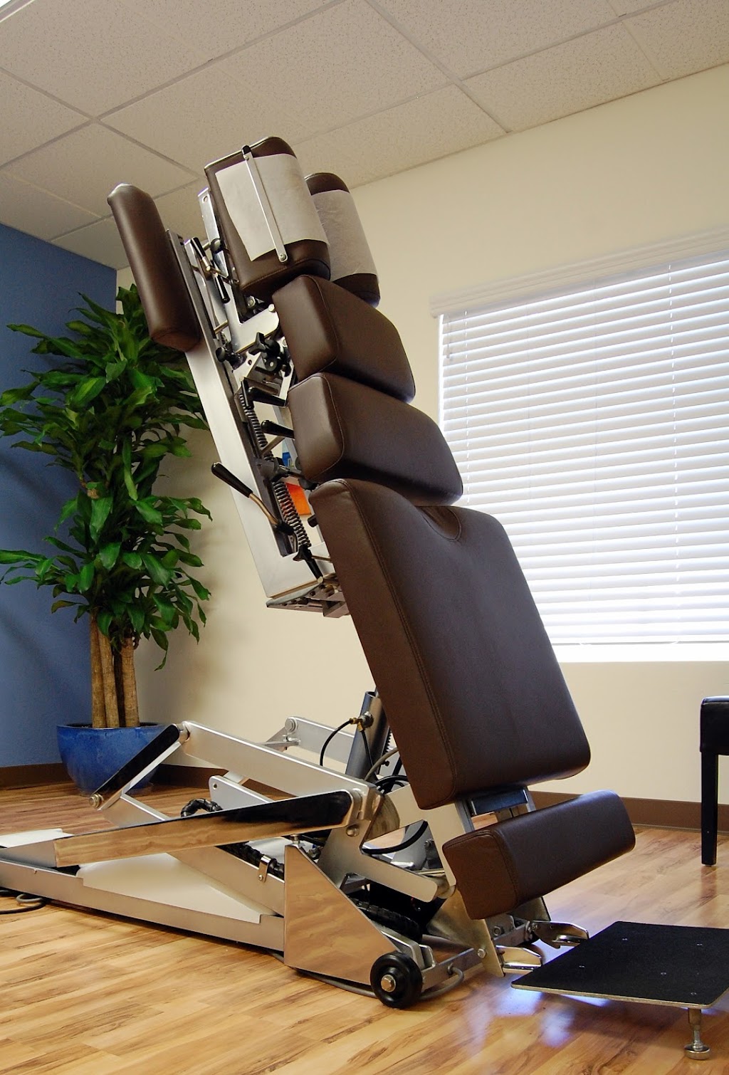 Orth Chiropractic and Family Wellness | 2210 Encinitas Blvd, Encinitas, CA 92024, USA | Phone: (760) 230-6013