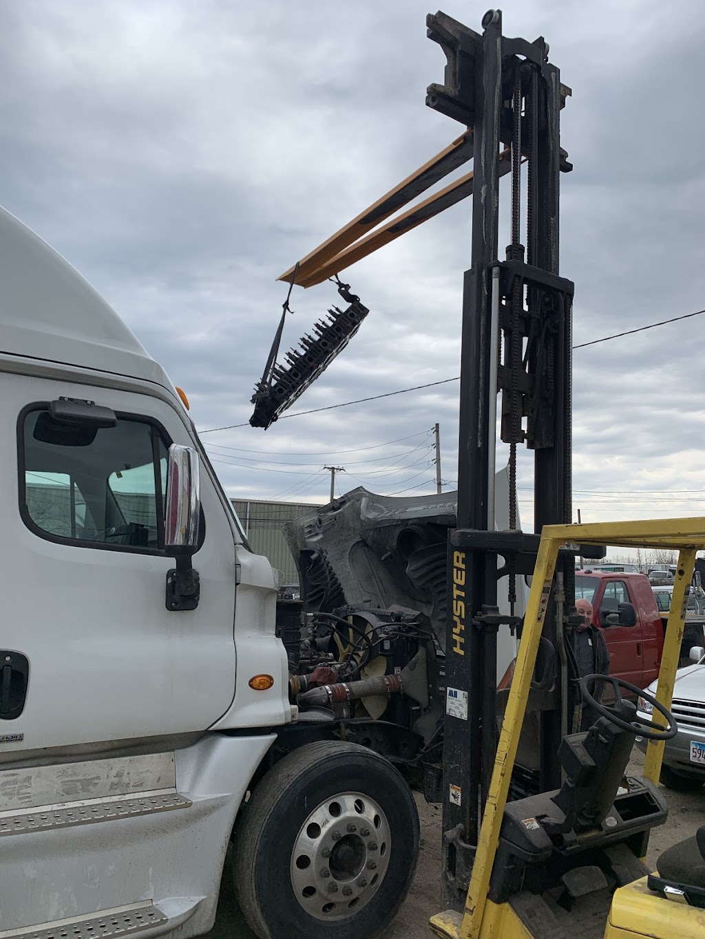 Felix Truck and Trailer Repair Shop Inc | 11S270 Madison St, Burr Ridge, IL 60527, USA | Phone: (646) 575-8586