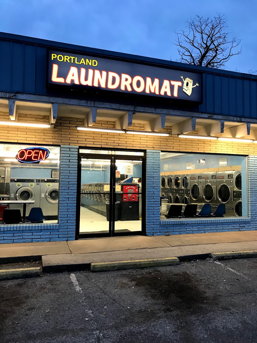 Portland 24 Hour Laundromat | 423 N Broadway, Portland, TN 37148, USA | Phone: (615) 522-2181