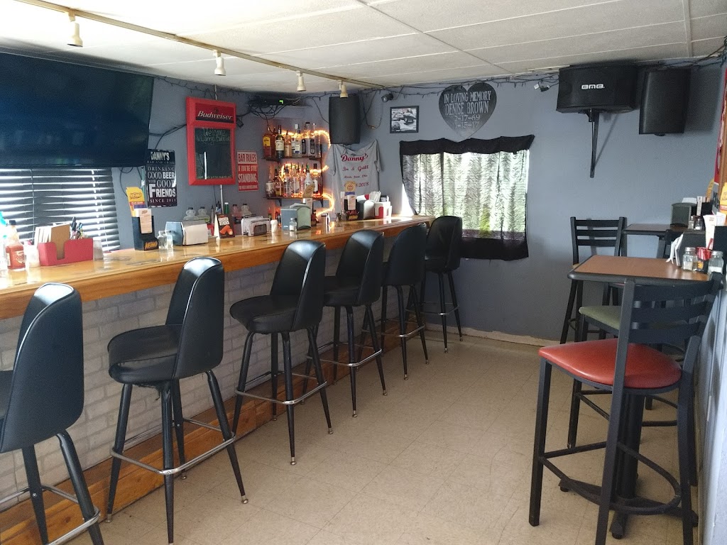 Dannys Bar and Grill | 108 N Adams St, Middle Point, OH 45863, USA | Phone: (419) 968-2008