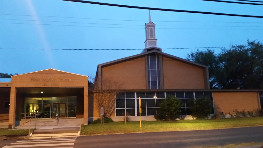 First Baptist Church | 600 N Saint Marys Street, Beeville, TX 78102, USA | Phone: (361) 358-4163