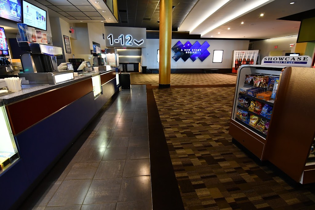 Showcase Cinema de Lux Broadway | 955 S Broadway, Hicksville, NY 11801, USA | Phone: (800) 315-4000