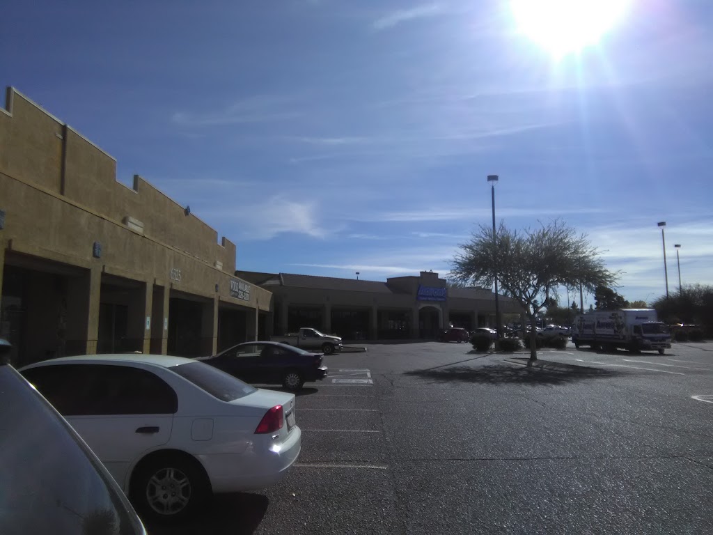 Oxford Plaza | Tucson, AZ 85710, USA | Phone: (520) 326-3200