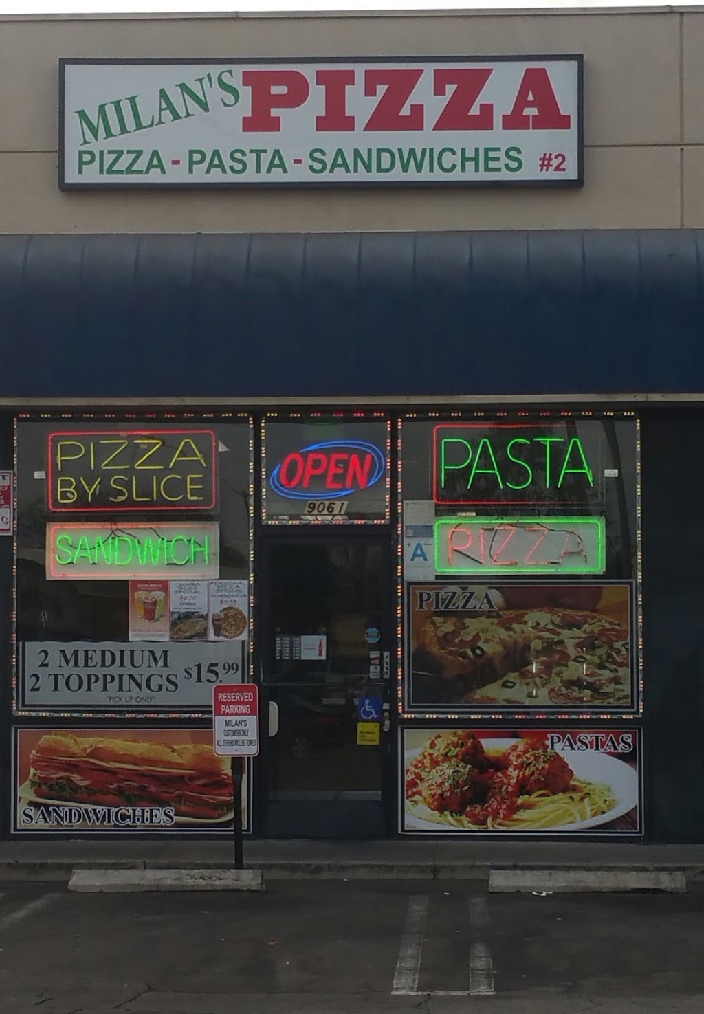 Milans Pizzeria | 9061 Van Nuys Blvd, Panorama City, CA 91402, USA | Phone: (747) 529-6622