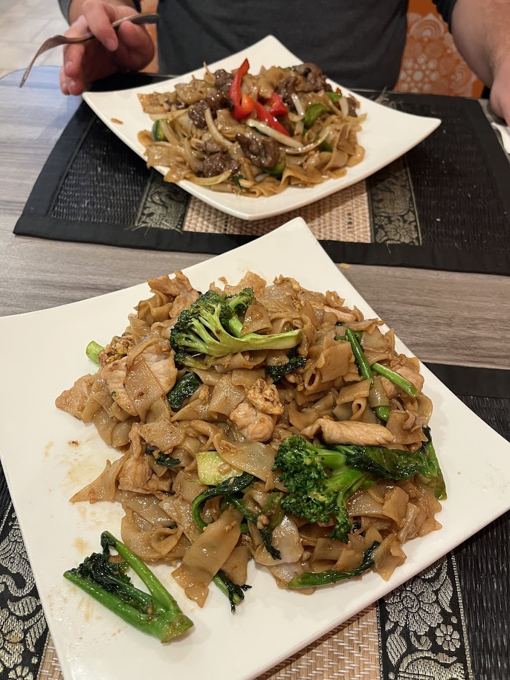 Sangtong thai | 233 S Broadway, Pennsville Township, NJ 08070, USA | Phone: (856) 517-3442