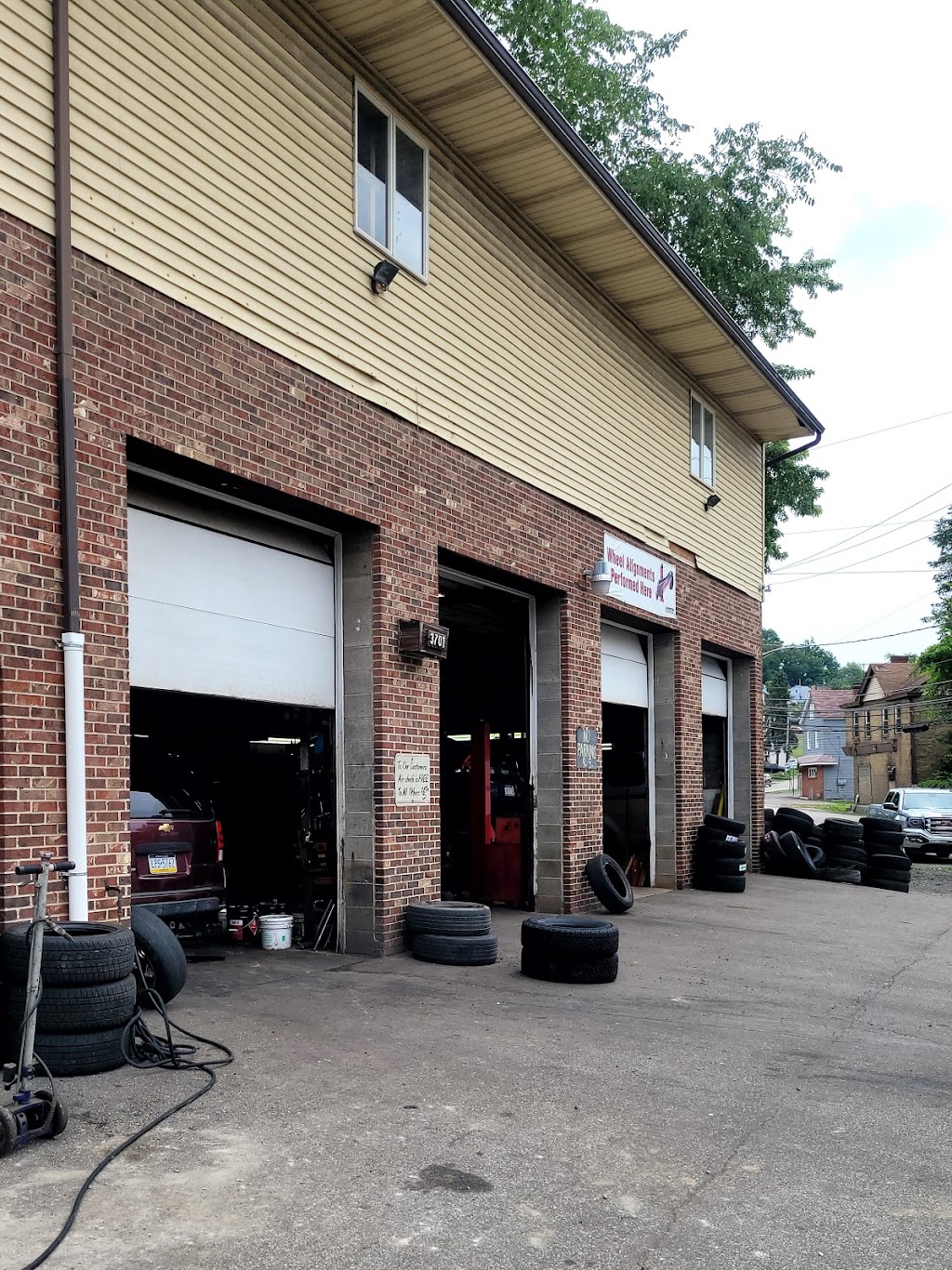 Whitaker Tire | 3701 Greensprings Ave, West Mifflin, PA 15122, USA | Phone: (412) 462-1199