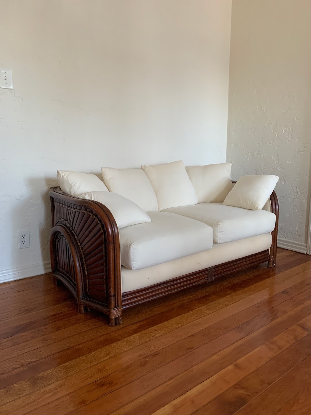 Casa Victoria Vintage Furniture | 1218 Sunset Blvd Unit C, Los Angeles, CA 90026 | Phone: (323) 644-5590