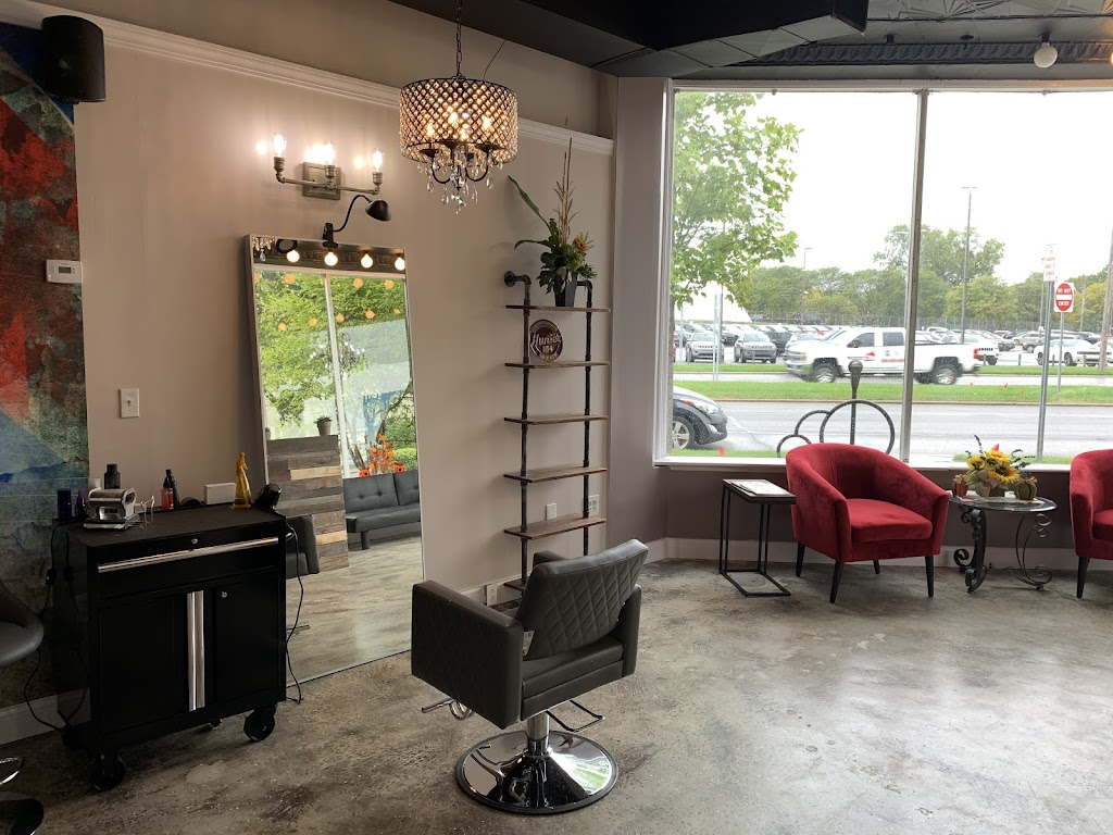 Collab Salon | 17912 Mack Ave, Grosse Pointe, MI 48230, USA | Phone: (313) 771-2500