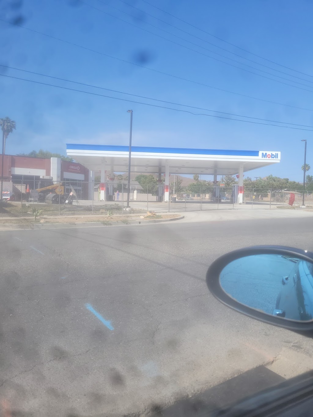 Mobil | 301 N Main St, Lake Elsinore, CA 92530, USA | Phone: (951) 674-2615