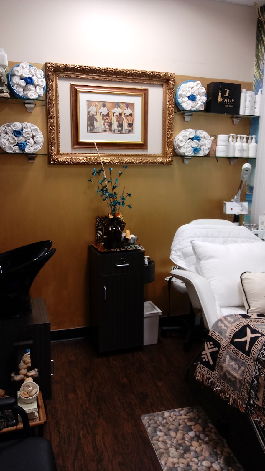 Truly Yours Spa Boutique | 2571 Hempstead Tpke, East Meadow, NY 11554, USA | Phone: (516) 242-8700
