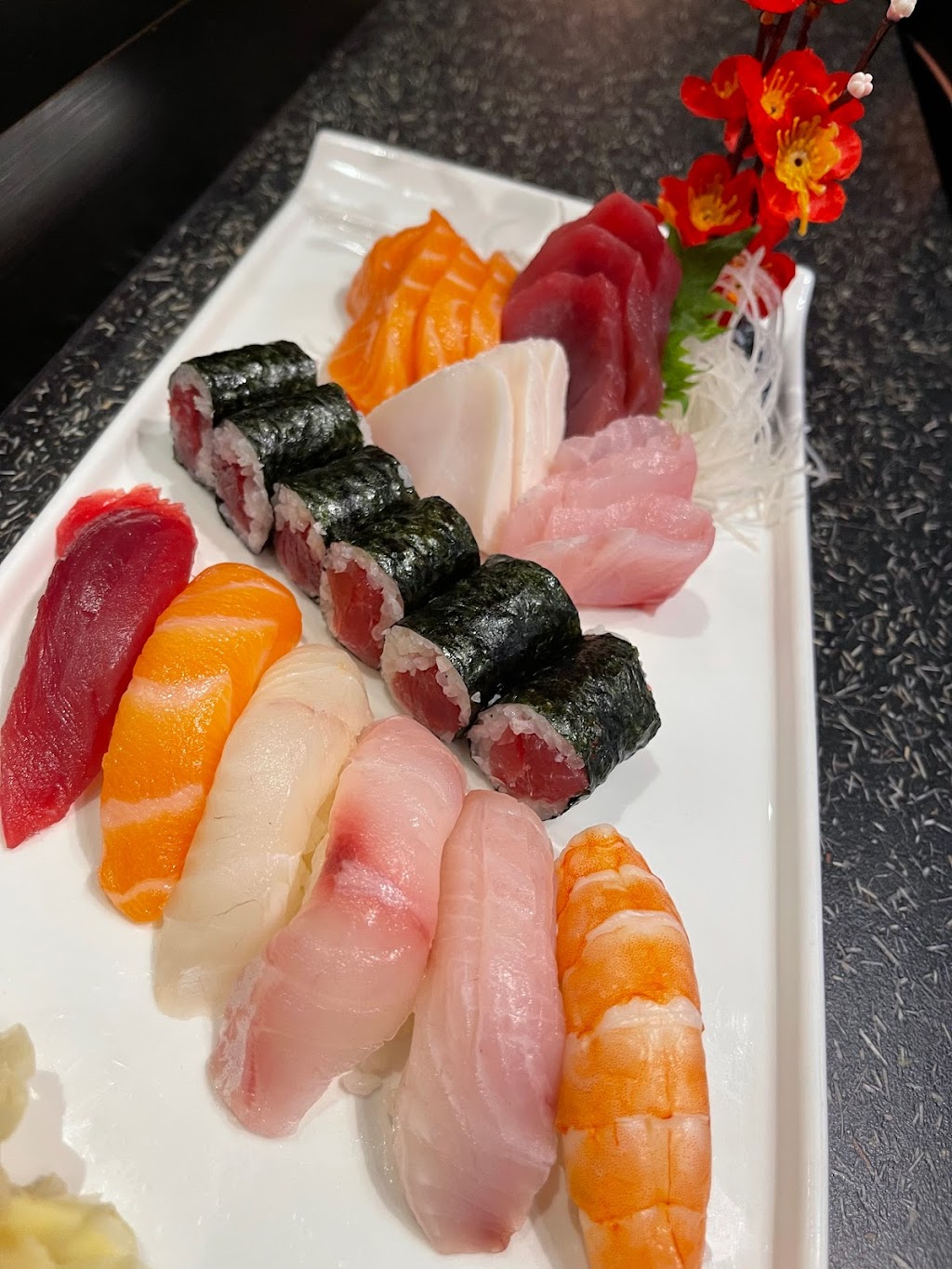 Ginza Japanese Restaurant | 333 W Brown Deer Rd, Bayside, WI 53217, USA | Phone: (414) 540-9669