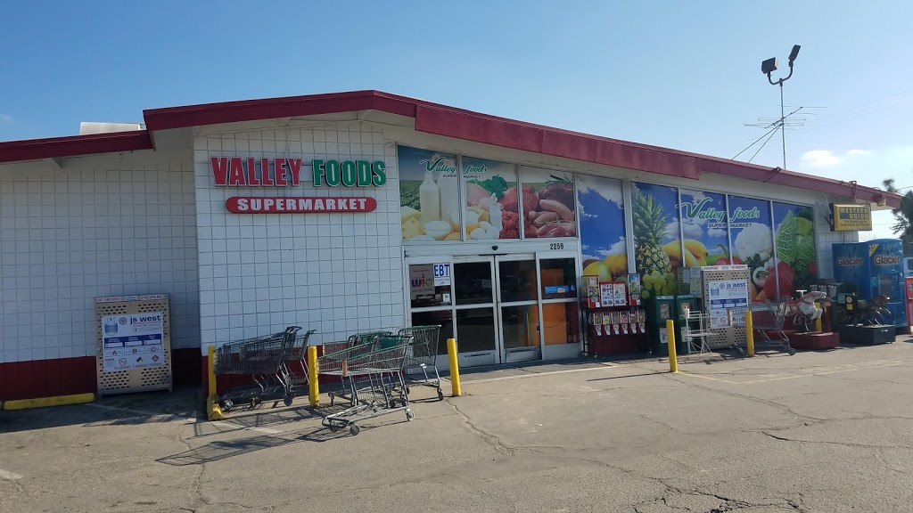 Valley foods supermarket | 2259 W Tahoe Ave, Caruthers, CA 93609, USA | Phone: (559) 864-3267