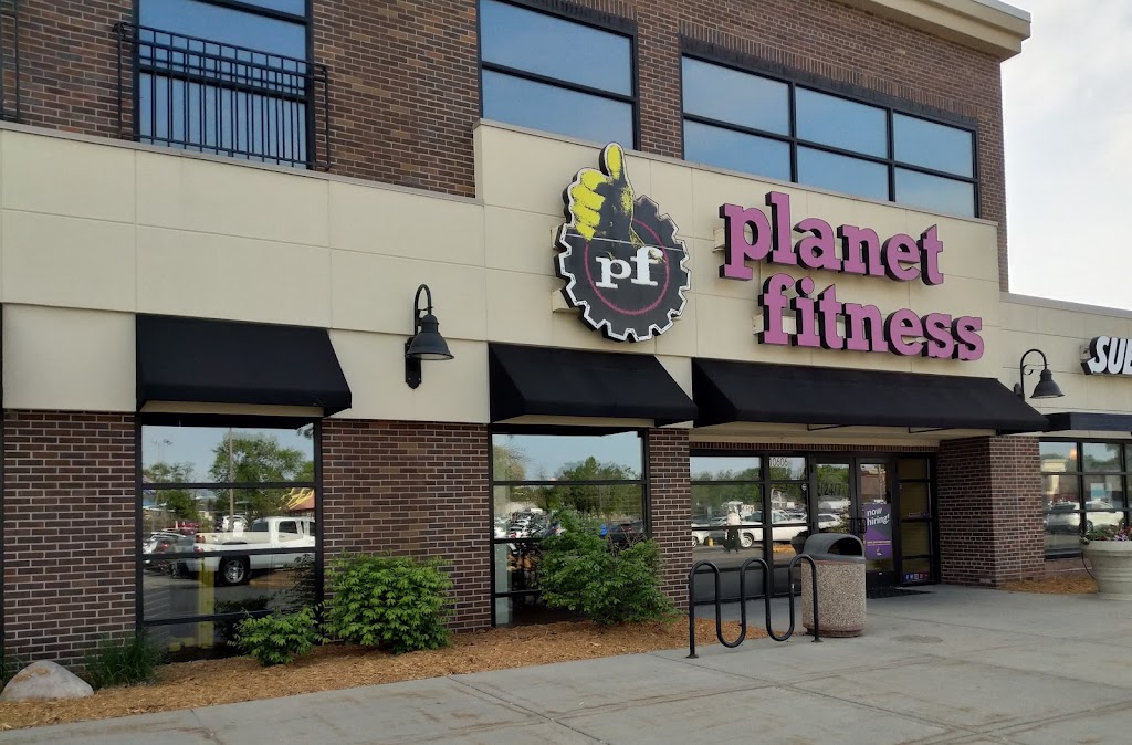 Planet Fitness | 10590 France Ave S, Bloomington, MN 55431, USA | Phone: (952) 948-1000