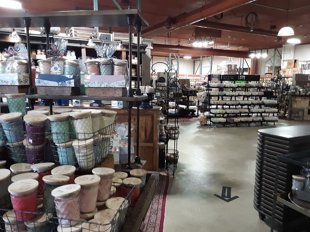 Swan Creek Candle Outlet | 395 W Airport Hwy, Swanton, OH 43558, USA | Phone: (419) 825-5612