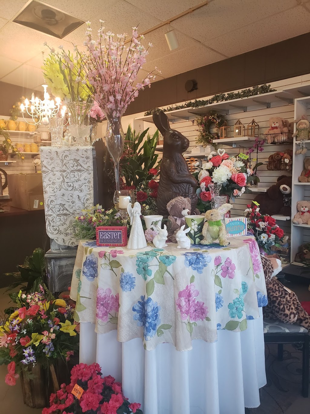 Youngs Florist | 508 N Main St, Kernersville, NC 27284, USA | Phone: (336) 996-3830