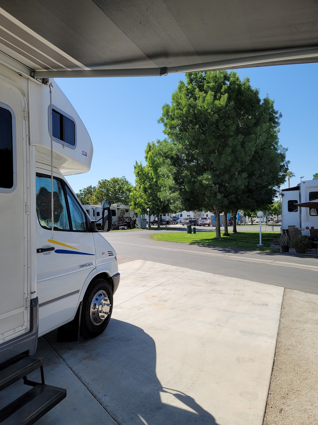 A Country RV Park | 622 S Fairfax Rd, Bakersfield, CA 93307 | Phone: (661) 363-6412