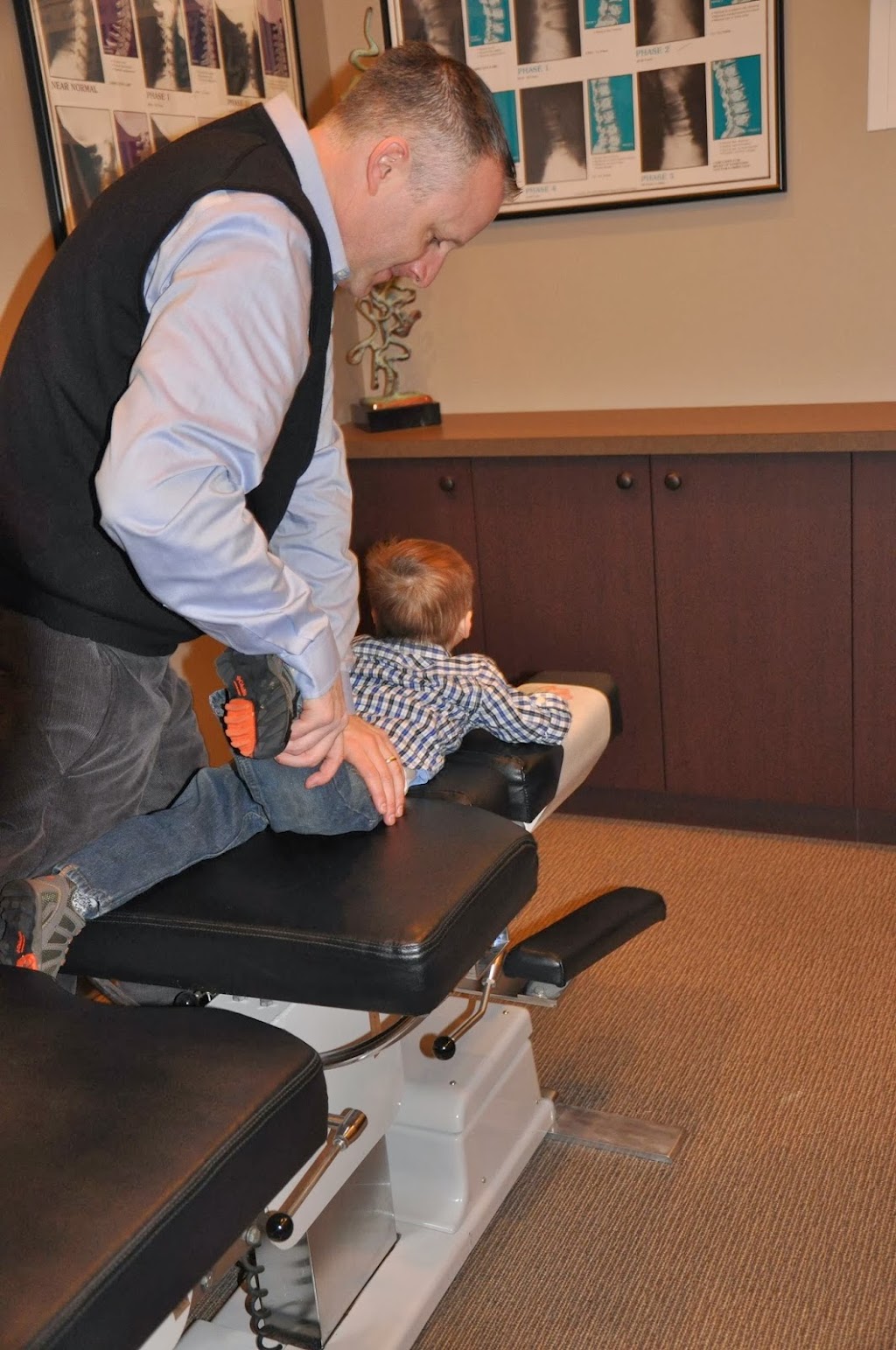 Family Chiropractor | 44476 Hayes Rd, Clinton Twp, MI 48038, USA | Phone: (586) 263-7300