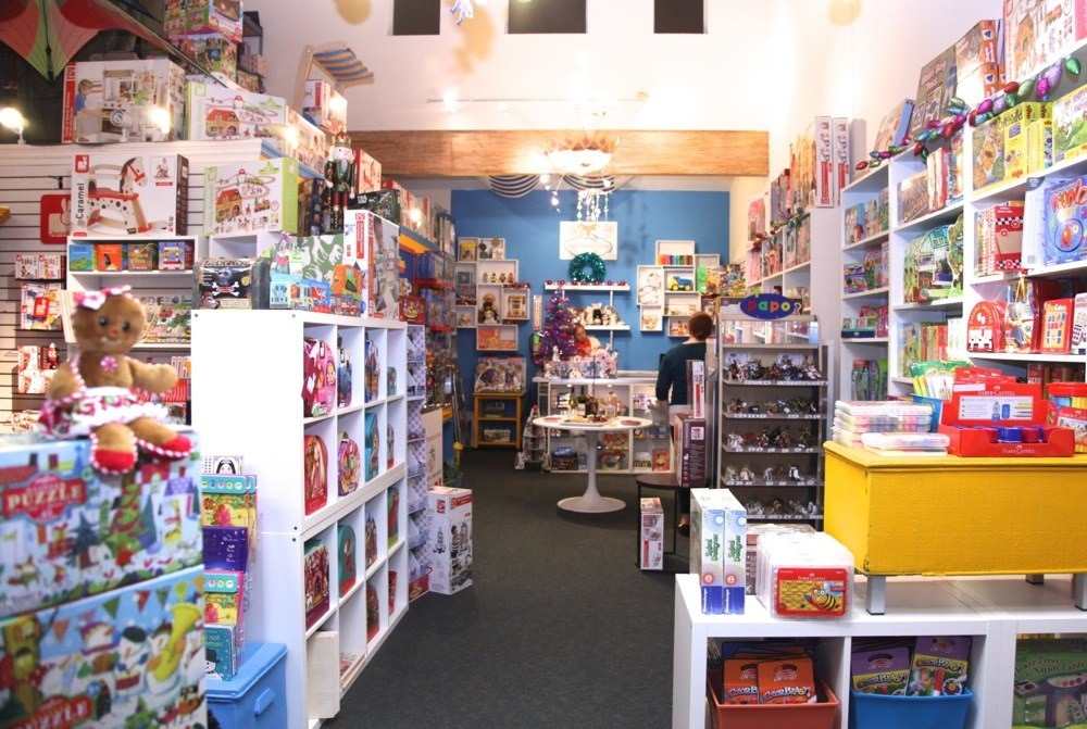 Fog Town Toys | 330 Main St, Half Moon Bay, CA 94019 | Phone: (650) 726-4556