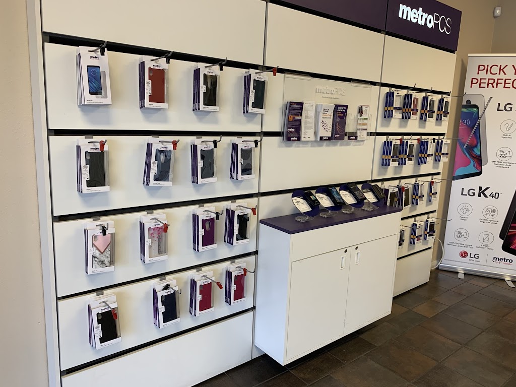 Metro by T-Mobile | 4000 Central Ave SW Ste B, Albuquerque, NM 87105, USA | Phone: (505) 503-6432