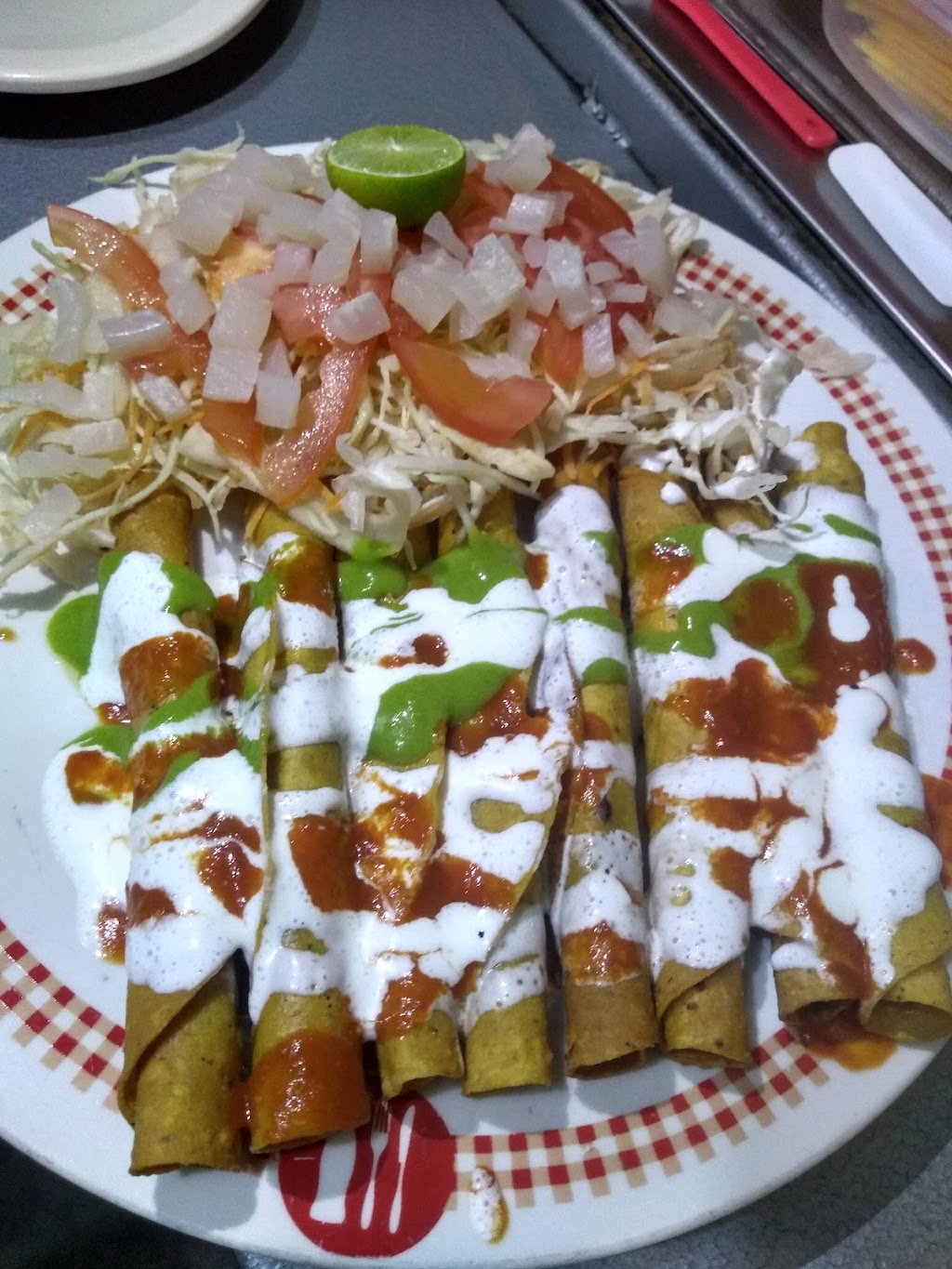 Burritos y Gorditas LA ESCONDIDA | Hoja de Aguacate 2831, 32575 Cd Juárez, Chih., Mexico | Phone: 656 634 7246