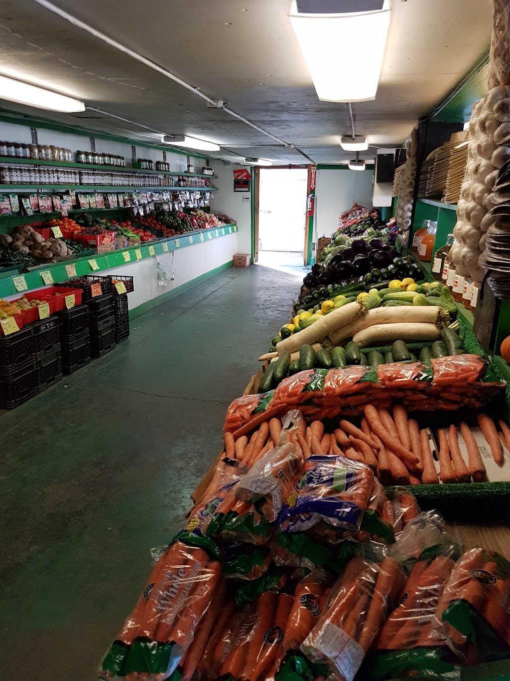 Farm Fresh Produce | 37 Holohan Rd, Watsonville, CA 95076, USA | Phone: (831) 722-3636