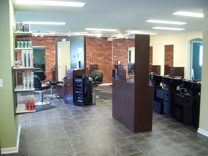 Crimson Renee Salon | 3458 Navarre Ave, Oregon, OH 43616, USA | Phone: (419) 693-2010