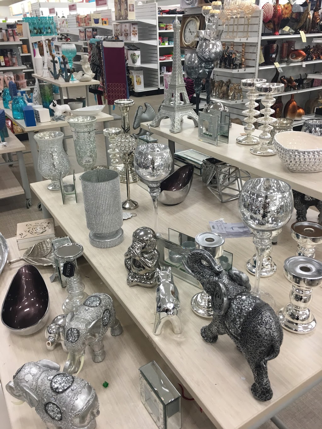 Artists Studio by Serg Jara | 143 W 94th St, Los Angeles, CA 90003, USA | Phone: (213) 769-3215