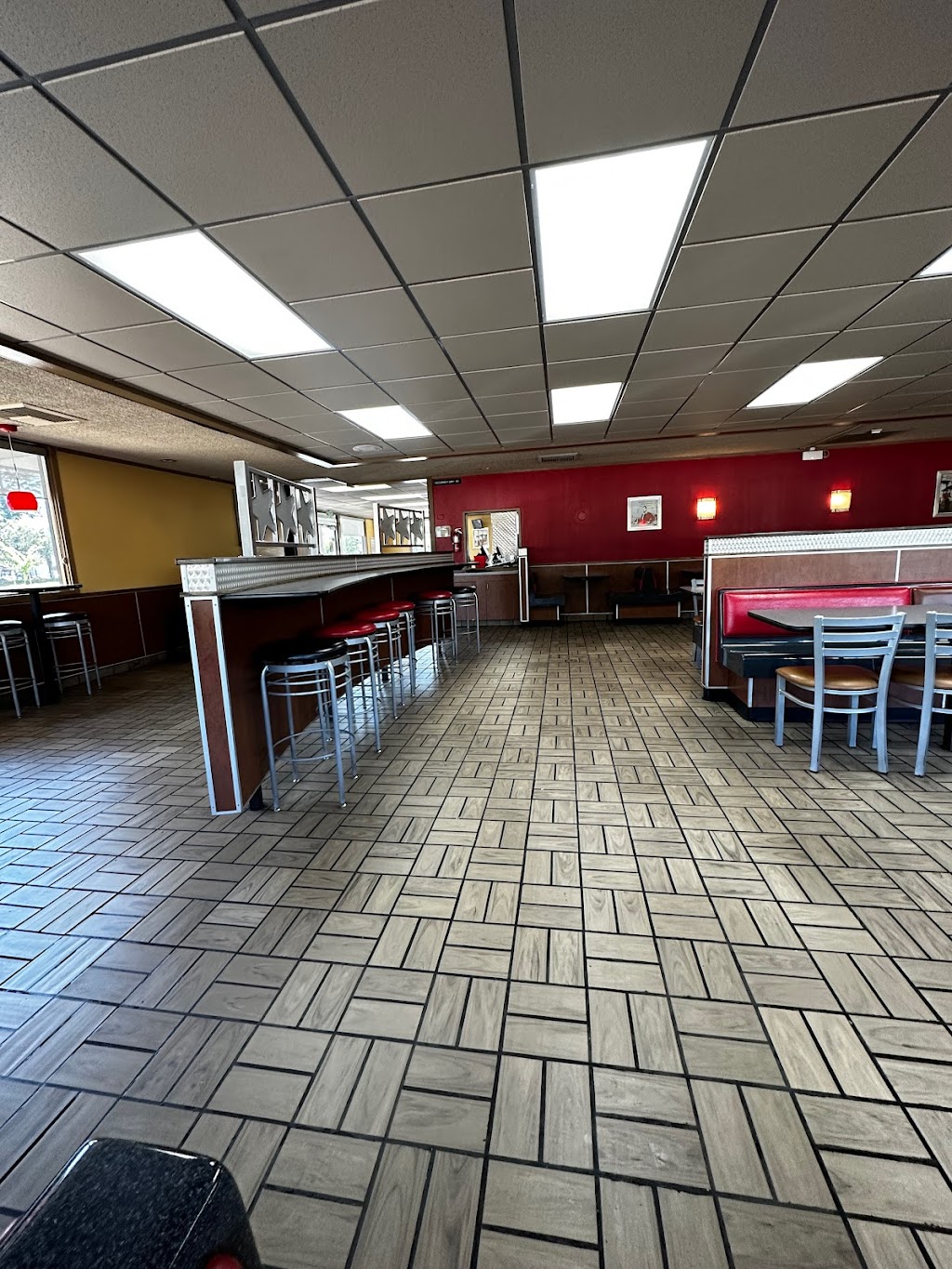 Carl’s Jr. | 6201 Mack Rd, Sacramento, CA 95823, USA | Phone: (916) 392-7485