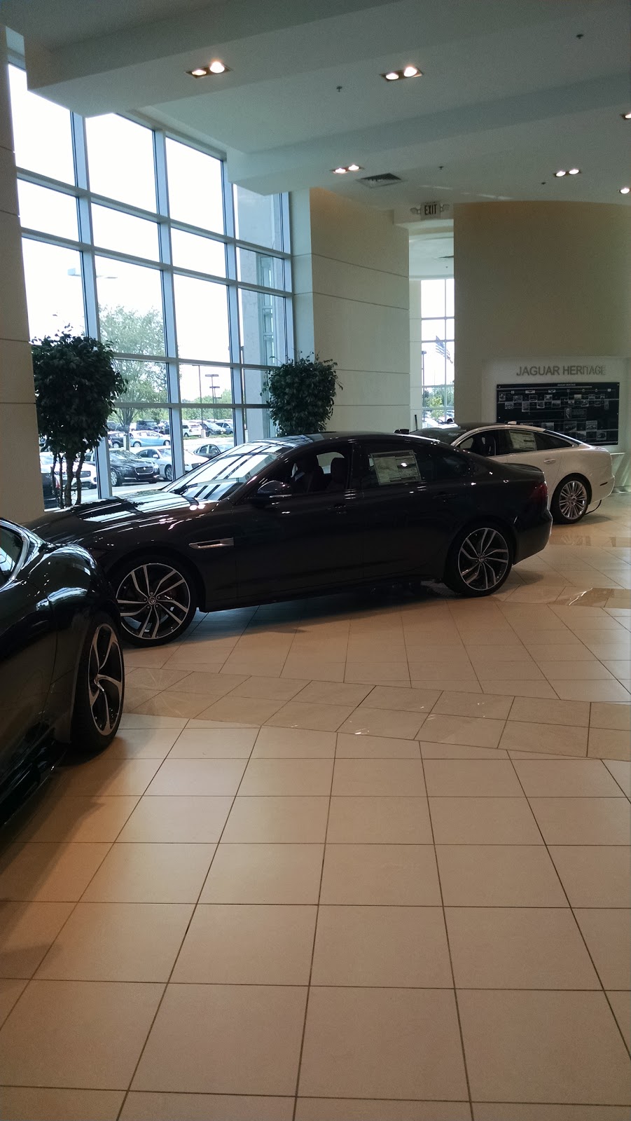 Jaguar Chantilly | 4120 Auto Park Cir, Chantilly, VA 20151, USA | Phone: (703) 679-4000