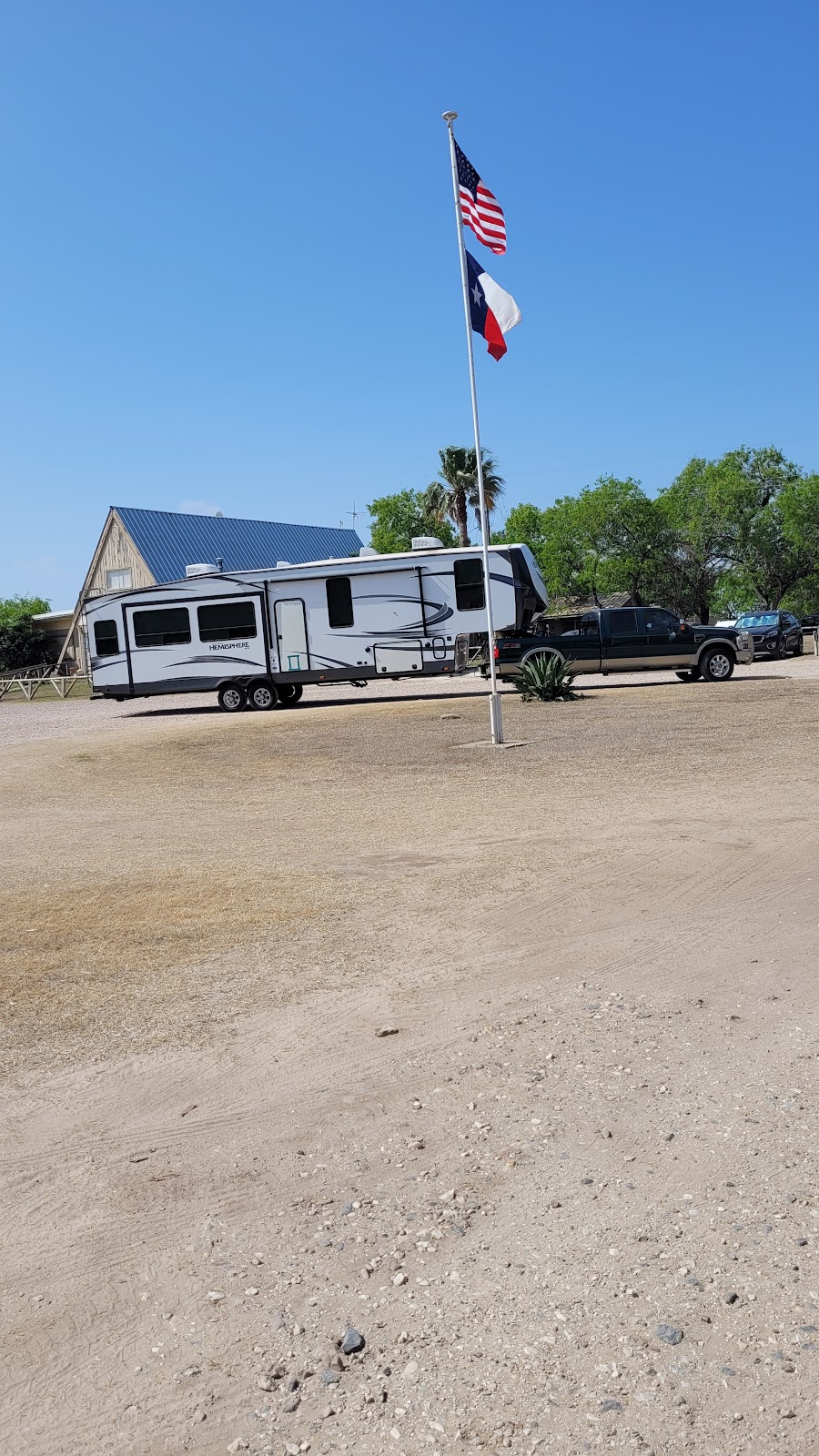 Mustang Hollow Campground | 101 Co Rd 371, Mathis, TX 78368, USA | Phone: (361) 547-5201