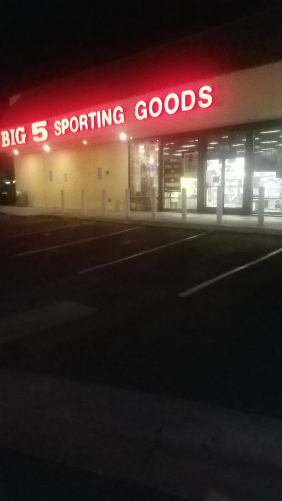 Big 5 Sporting Goods | 1573 W Redlands Blvd, Redlands, CA 92373, USA | Phone: (909) 335-5950