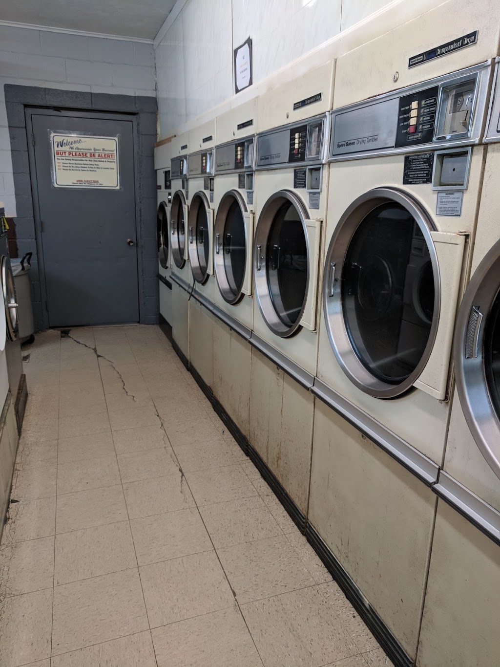 Saxonburg Laundry Company | 105 N Rebecca St, Saxonburg, PA 16056, USA | Phone: (724) 493-8912