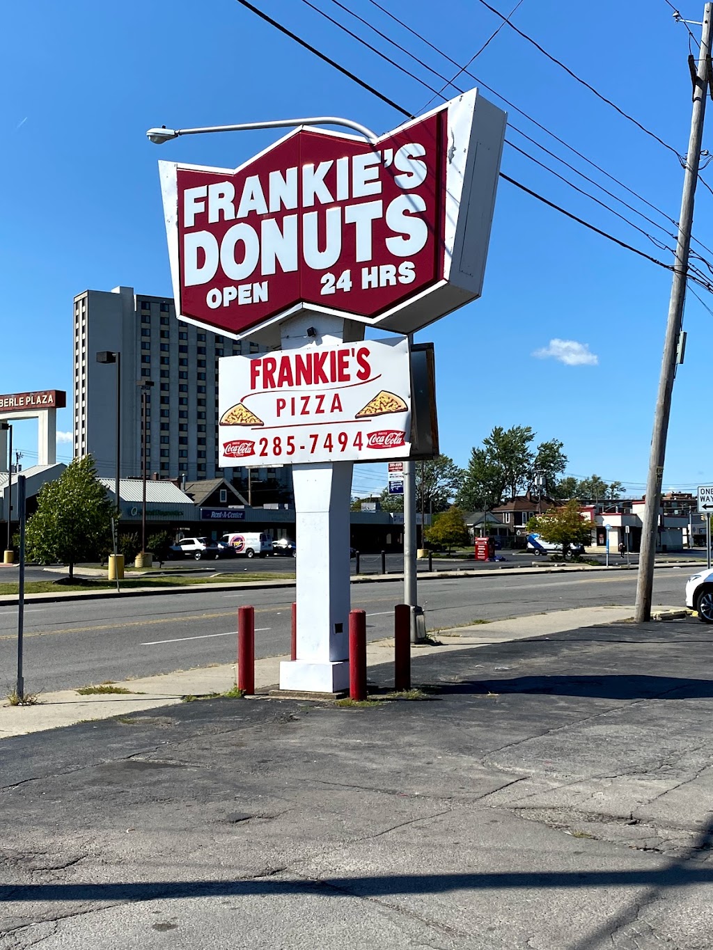 Frankies Donuts and Pizza | 717 Portage Rd, Niagara Falls, NY 14301, USA | Phone: (716) 285-7494