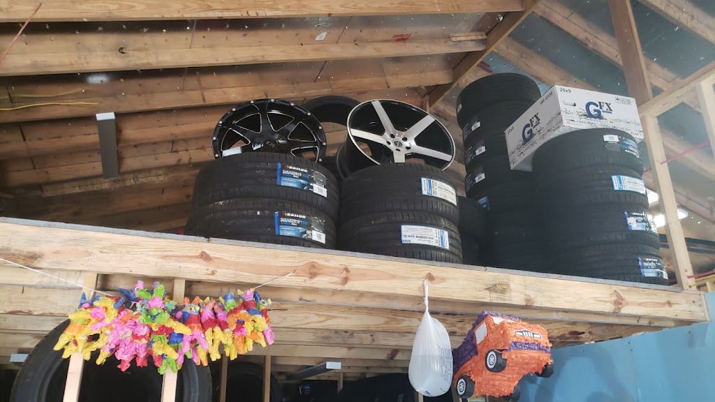 ramirez wheel and tires | 2594 Windy Hill Rd, Kyle, TX 78640, USA | Phone: (512) 554-2337