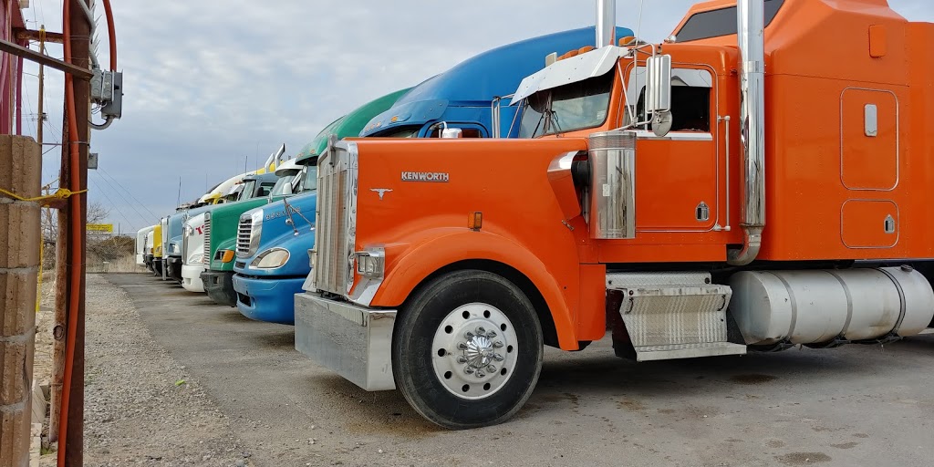 Nevarez truck sales and transport | 15495 Gateway Blvd W, El Paso, TX 79928, USA | Phone: (915) 261-9021