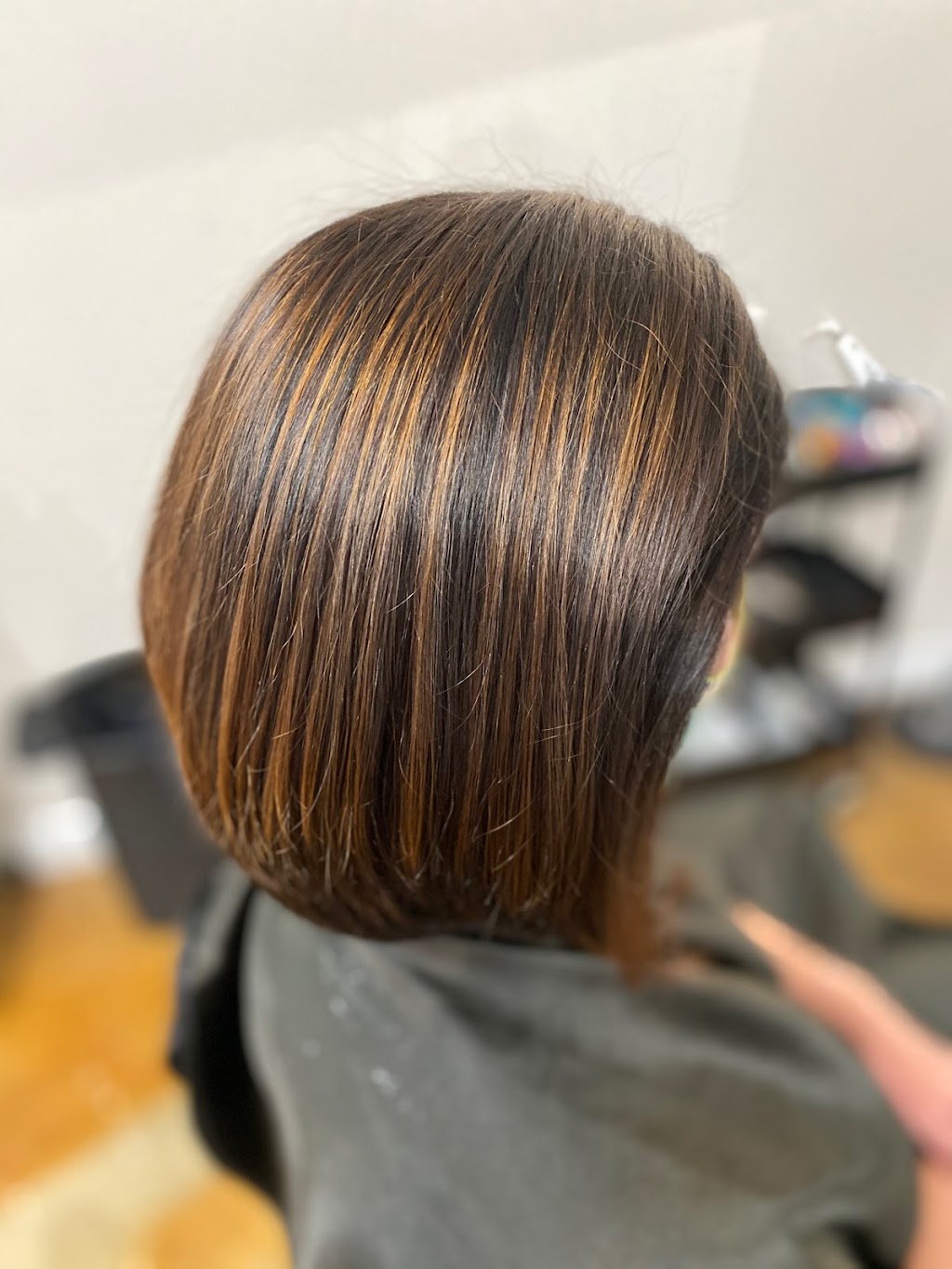 Robert Sutton salon | 105 W Corbin St 104 suite #2, Hillsborough, NC 27278, USA | Phone: (984) 261-6893