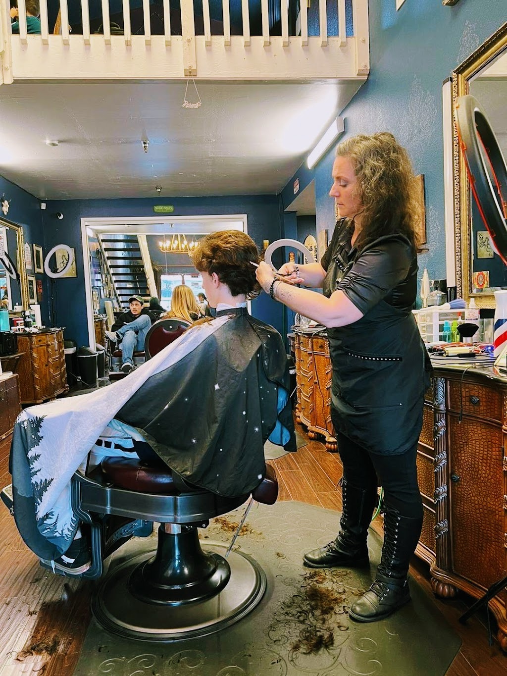 Moonlight BarberShop & Gallery | 55 Enterprise Ct UNIT 1B, Napa, CA 94558, USA | Phone: (707) 666-2955