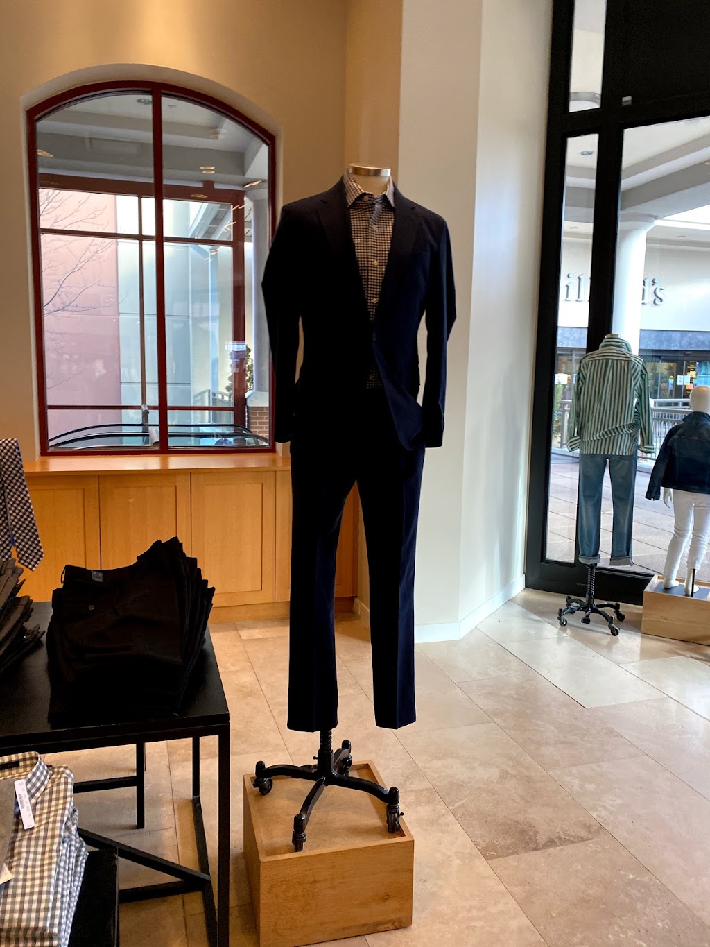 J.Crew | 11800 W Broad St Space #2144, Richmond, VA 23233, USA | Phone: (804) 364-9561