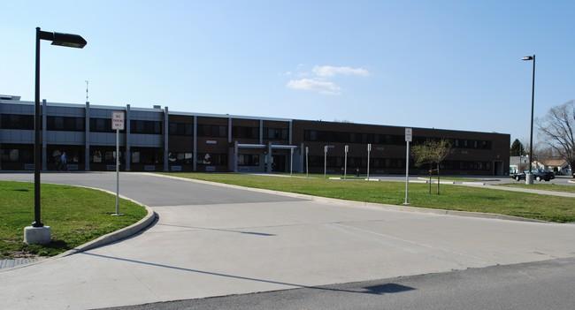 North Tonawanda Intermediate School | 1500 Vanderbilt Ave, North Tonawanda, NY 14120, USA | Phone: (716) 807-3825