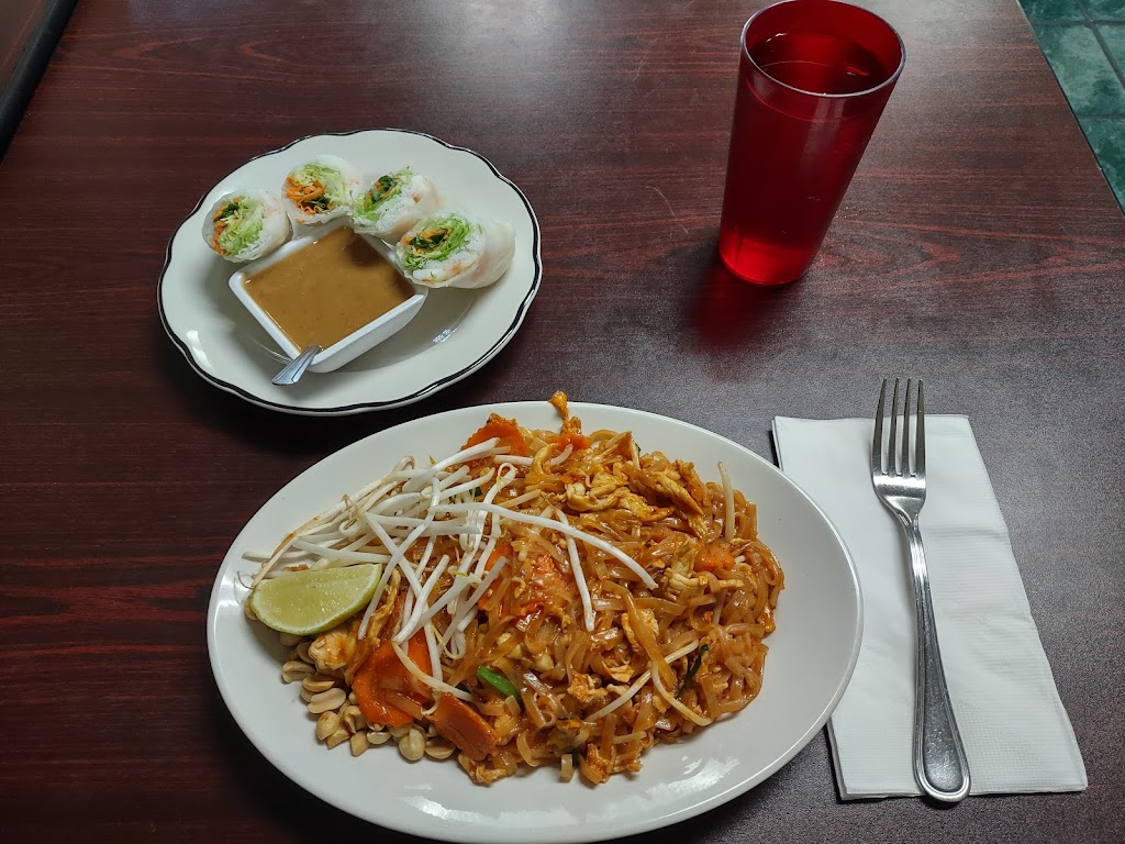 Nois Thai Kitchen | 524-526 Milton Way, St Helens, OR 97051 | Phone: (971) 222-4817