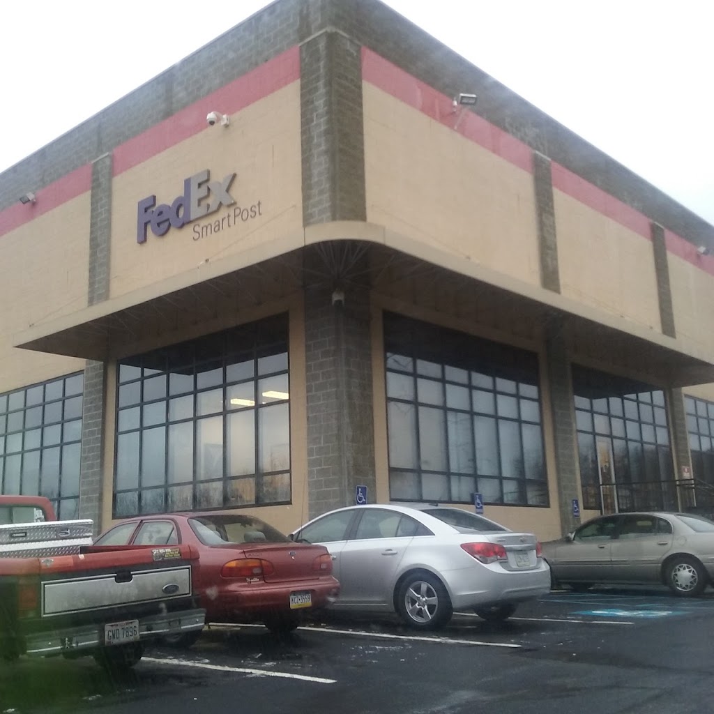 FedEx Ground | 2291 Sweeney Dr, Clinton, PA 15026, USA | Phone: (800) 463-3339