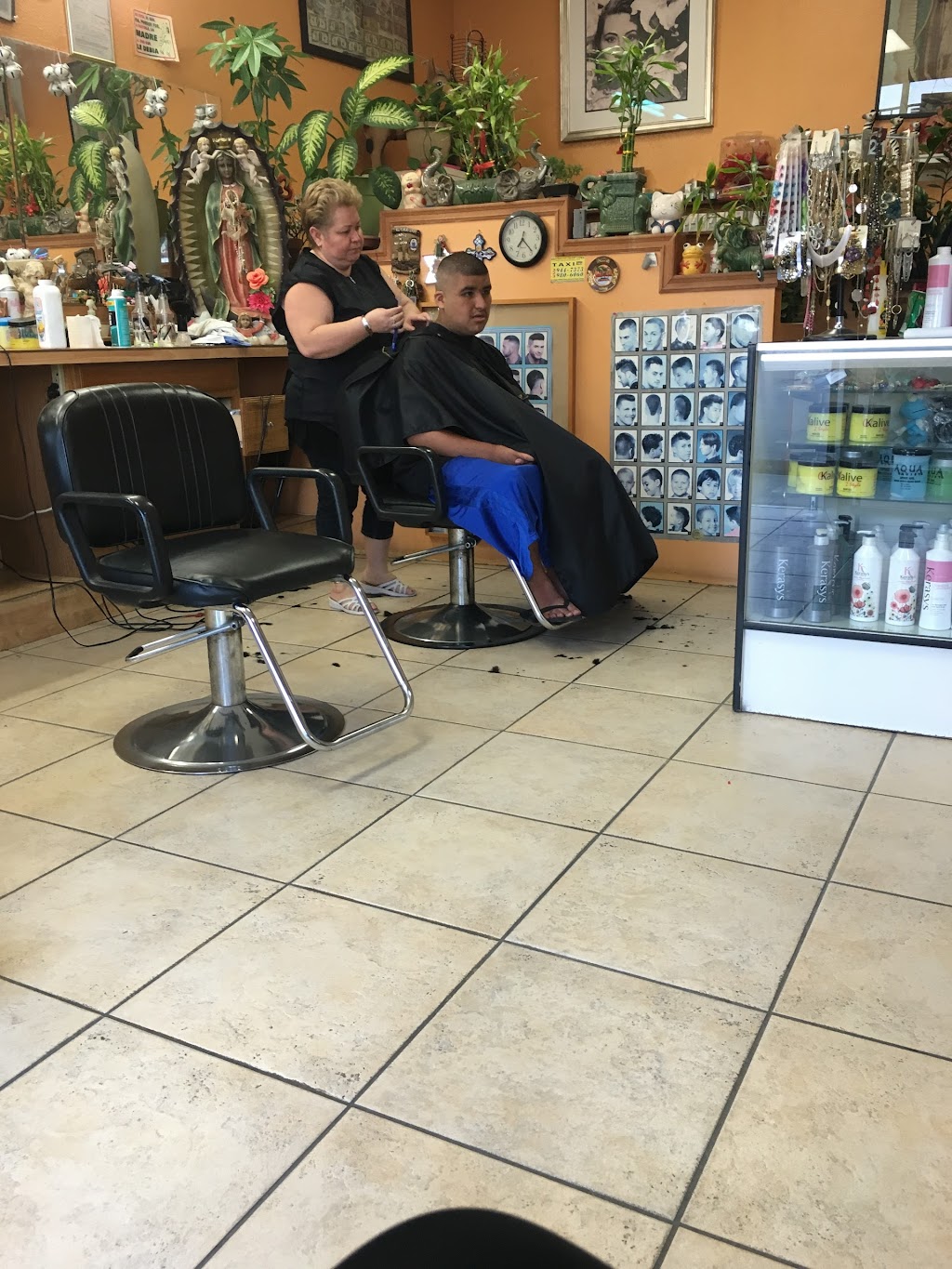 Solecito Barber Shop & Beauty | 4555 E 3rd St, Los Angeles, CA 90022, USA | Phone: (323) 265-0338