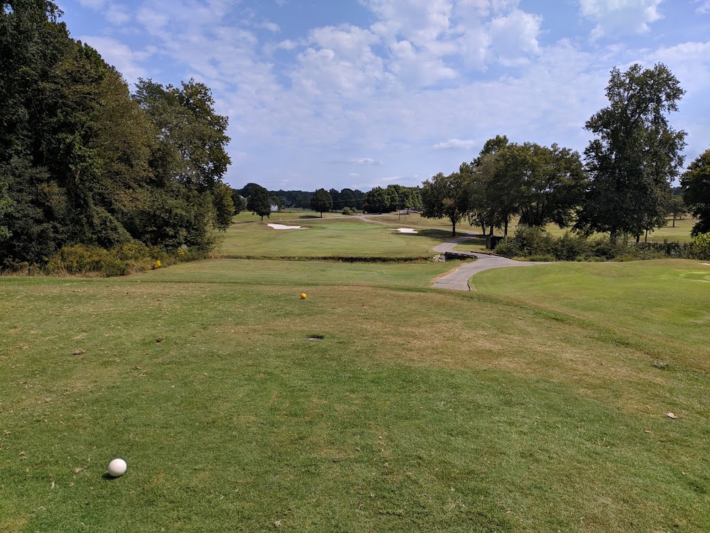 Stonehenge Golf & Country Club | 1000 Farnham Dr, Richmond, VA 23236, USA | Phone: (804) 378-7841