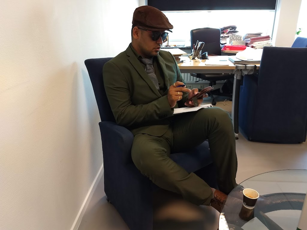 KLOTHBERG | koningin Wilhelminaplein 13 , World Fashion Centre ,Tower 2 , Ground floor, no9, 1062 HH Amsterdam, Netherlands | Phone: 06 84623241