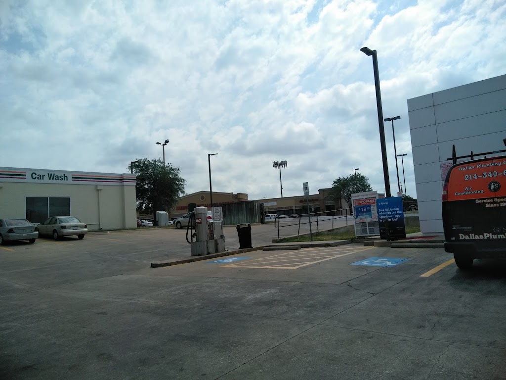 Exxon | 8302 Abrams Rd, Dallas, TX 75243, USA | Phone: (214) 349-0634