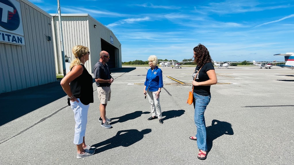 Central Kentucky Regional Airport | 124 Madison Airport Rd, Richmond, KY 40475, USA | Phone: (859) 986-3913