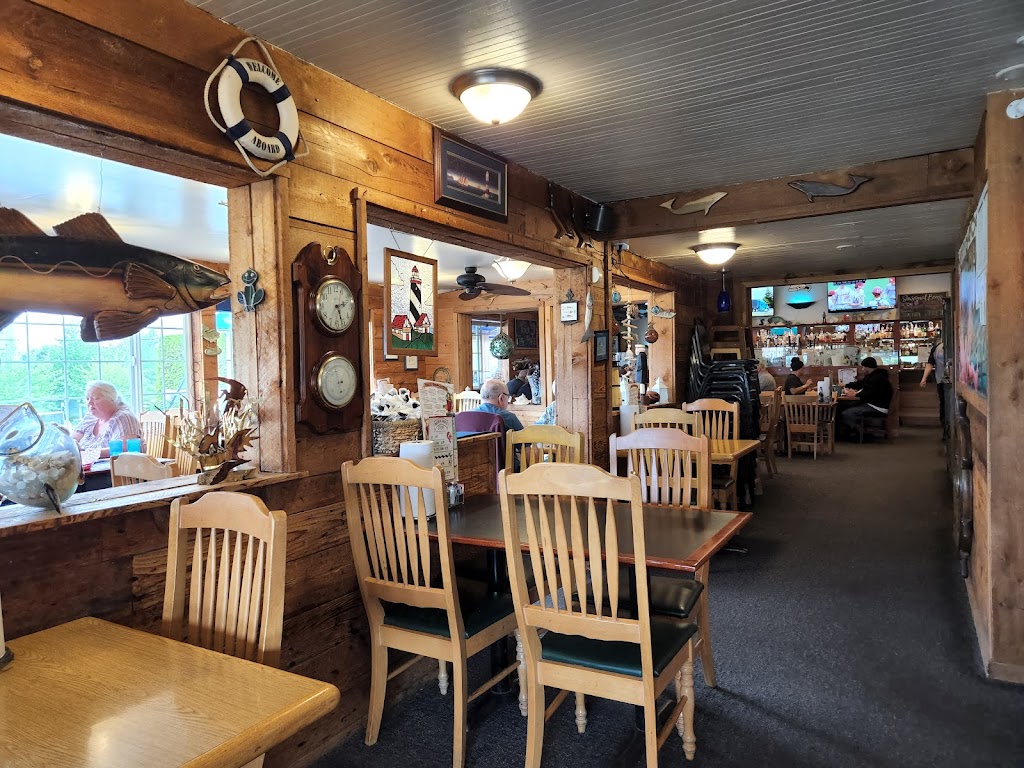 Wallys Chowder House Broiler | 22531 Marine View Dr S, Des Moines, WA 98198, USA | Phone: (206) 878-8140