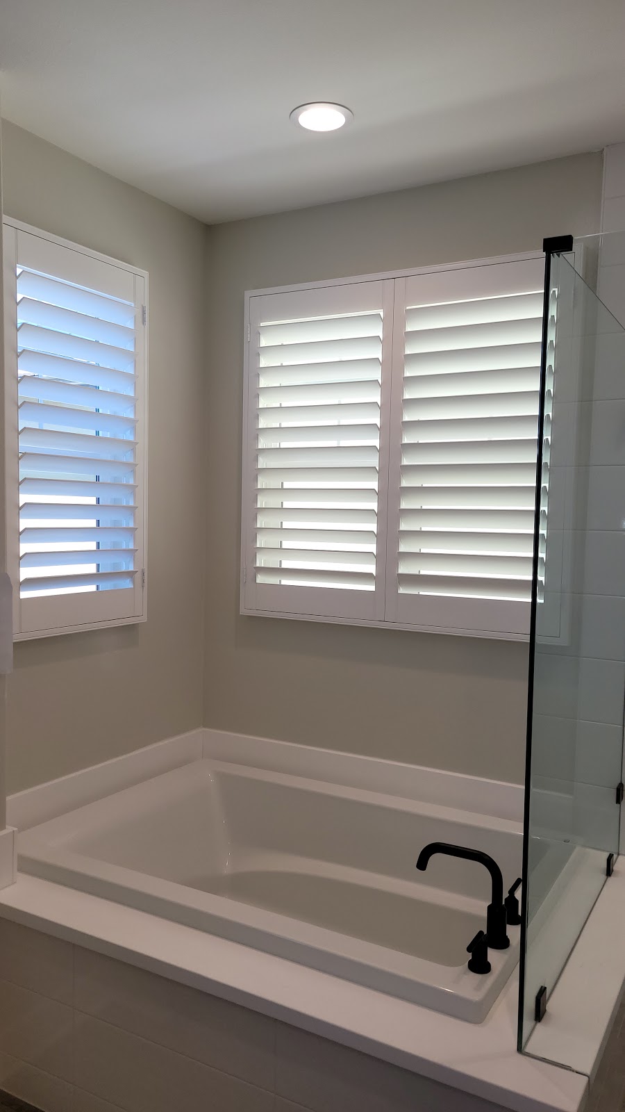 Oasis Custom Shutters Co | 3323 W Harvard St, Santa Ana, CA 92704 | Phone: (714) 540-4522